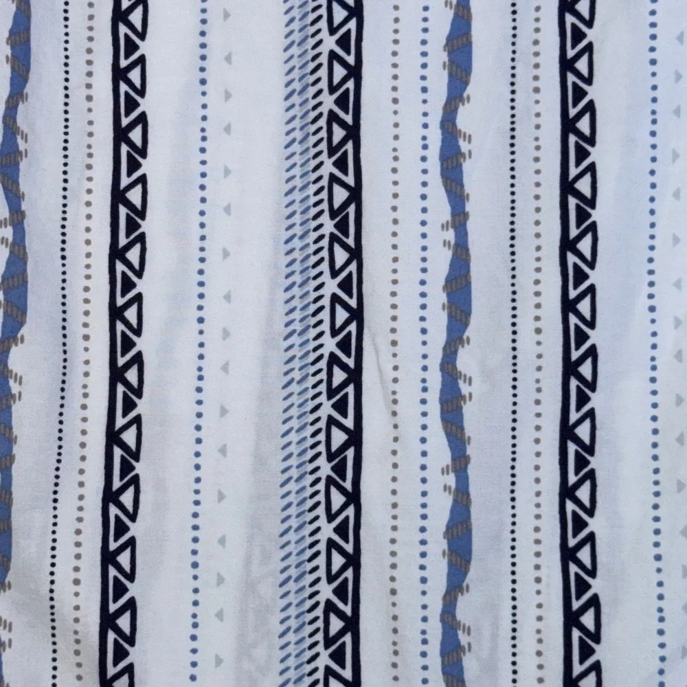 Hollister‎ Mens Short Sleeve Button Down Shirt White Blue Tribal Stripe Large